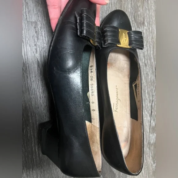 Salvatorre Ferragamo Vara Block Heels - Picture 6 of 6